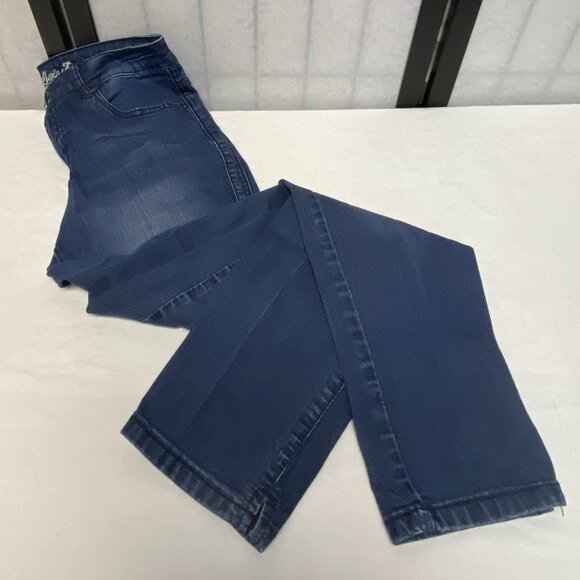 Tru Luxe Premium Platinum Stretch Mid Rise Straight Denim Medium Wash Jeans 2 - Picture 8 of 13